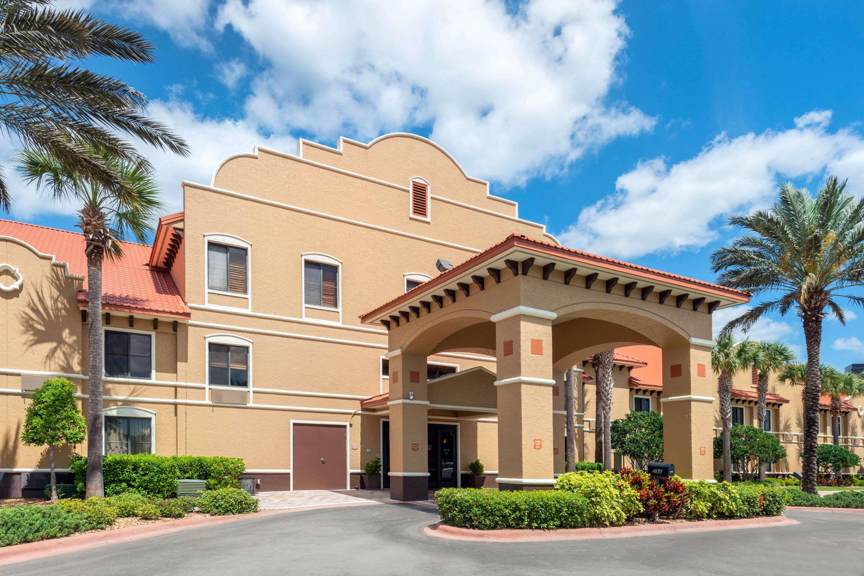 Clarion Inn Ormond Beach At Destination Daytona Exterior photo